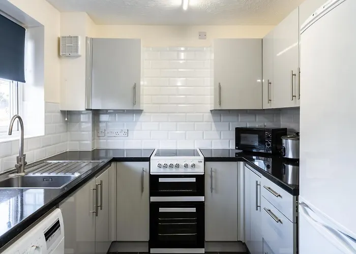 Modern 2-bed House In Stoke Gifford, Nr Parkway Statn, Free Parking Apartmán