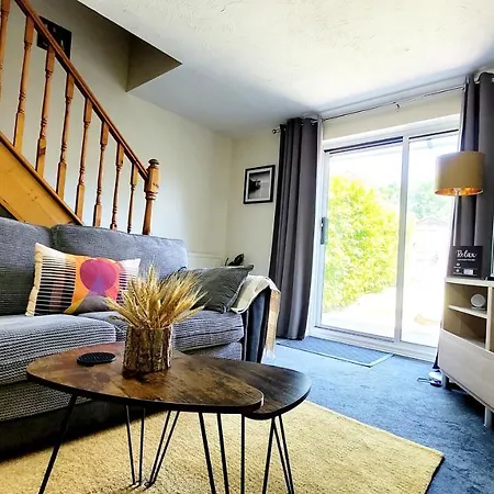 Apartment Modern 2-bed House In Stoke Gifford, Nr Parkway Statn, Free Parking *