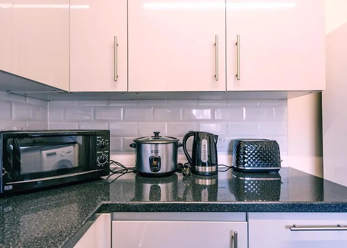 Apartman Modern 2-bed House In Stoke Gifford, Nr Parkway Statn, Free Parking