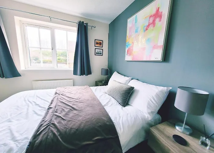 Modern 2-bed House In Stoke Gifford, Nr Parkway Statn, Free Parking Bristol