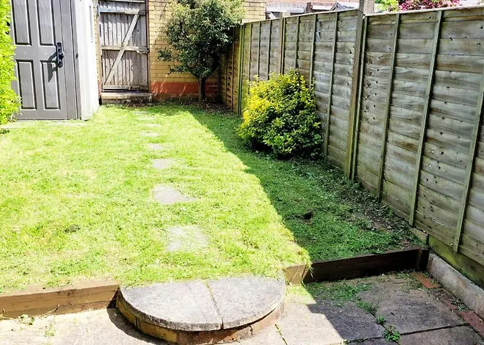 Appartement Modern 2-bed House In Stoke Gifford, Nr Parkway Statn, Free Parking Bristol